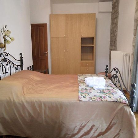 Ferienwohnung Xenios Petritis Levádeia Exterior foto
